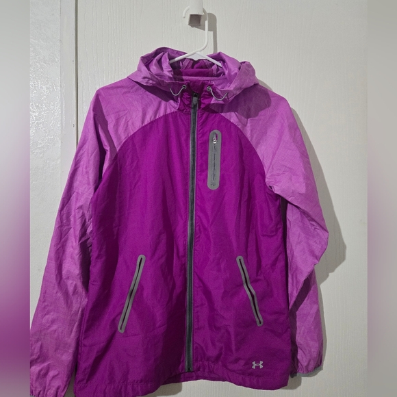 Small Womens Under Armour Purple Hooded Very Lightweight Jacket - Picture 1 of 15